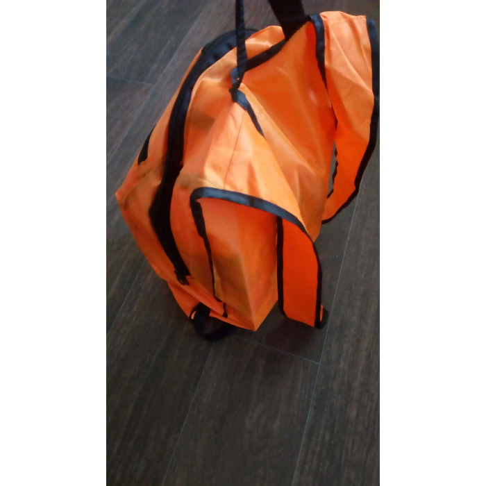 Оранжевый рюкзак